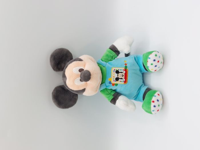 Peluche doudou Mickey vert bleu salopette Disney Nicotoy 24 cm étoiles pois