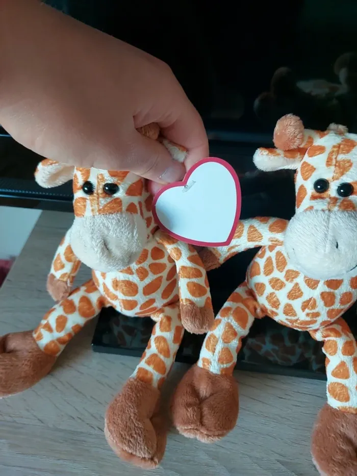 5 petites peluches girafes  🦒 - photo numéro 2