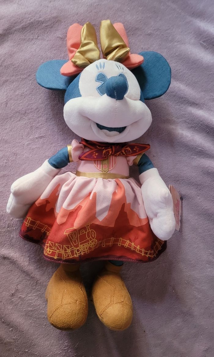 Peluche minnie main attraction 9 BTM - photo numéro 2