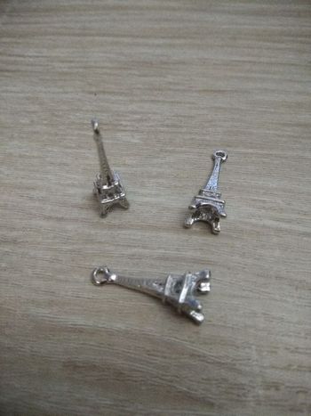 Lot de 3 breloques tour eiffel