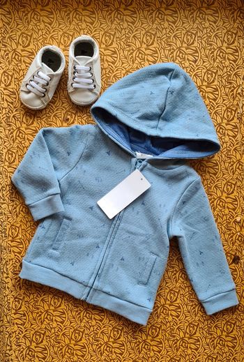 Gilet NEUF taille 6mois Tape à l'œil