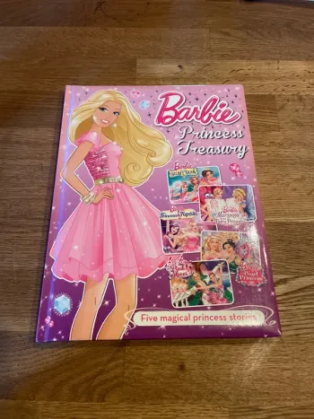 Livre en Anglais Barbie Princess Treasury Five magical princess stories
