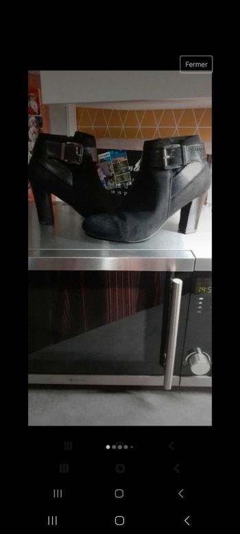 Très jolie bottines noir en daim