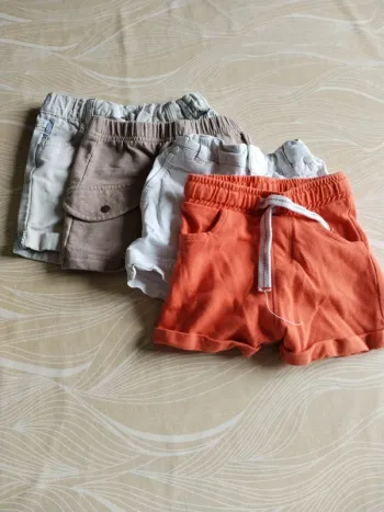Lot shorts 12 mois