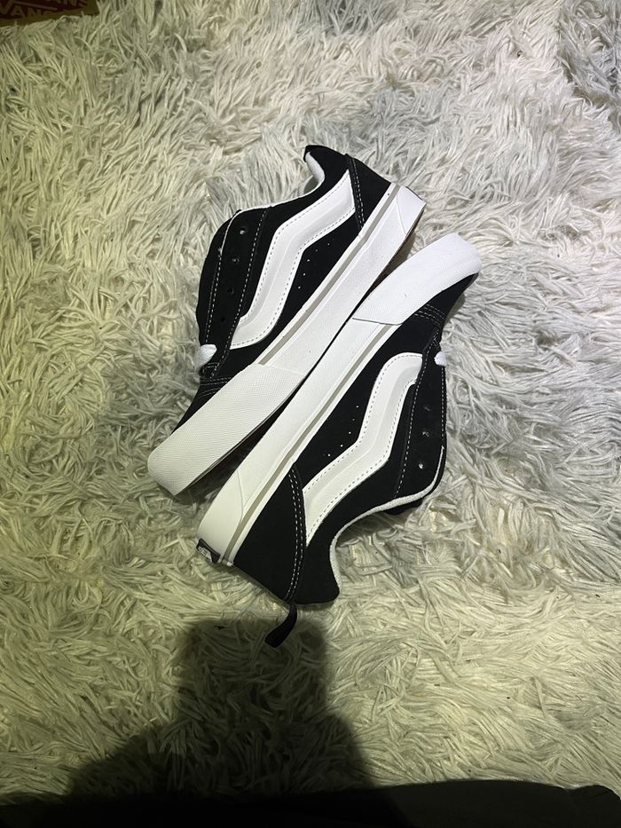 Vans Knu School blanches et noires 36,5 neuves