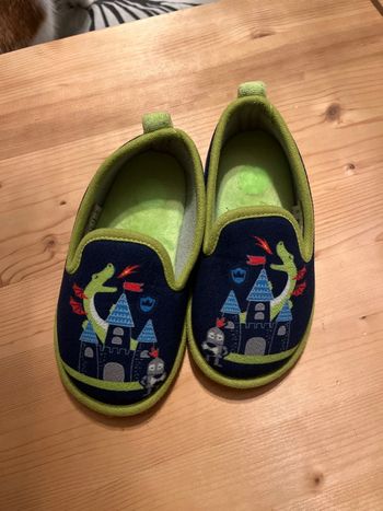 Chaussons chevalier et dragon pointure 28
