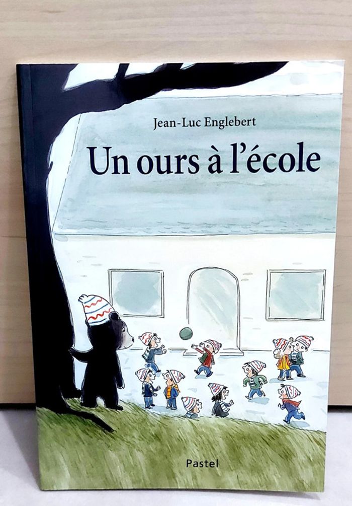🌺 Livre (école des loisirs) : Un ours à l'école
