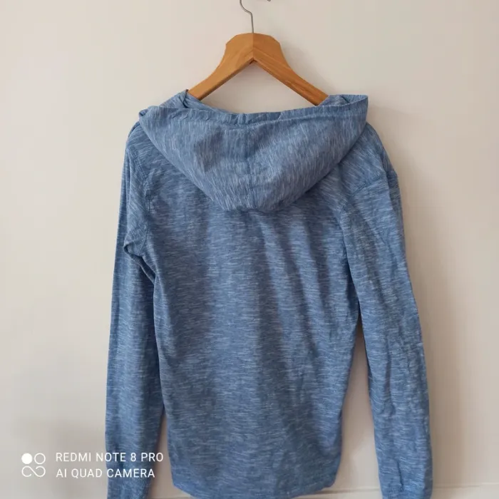 T- shirt manche longue très sympa 14 ans - photo numéro 2
