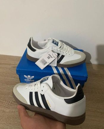 Adidas samba taille 38 négociable car elles sont en liquidation