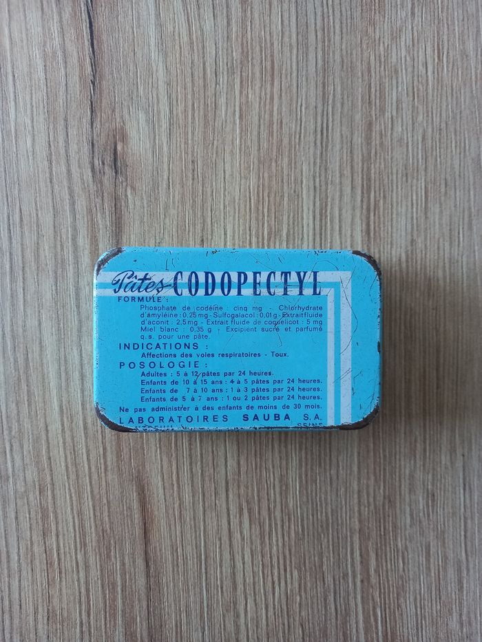 Boite ancienne en métal. - photo numéro 2