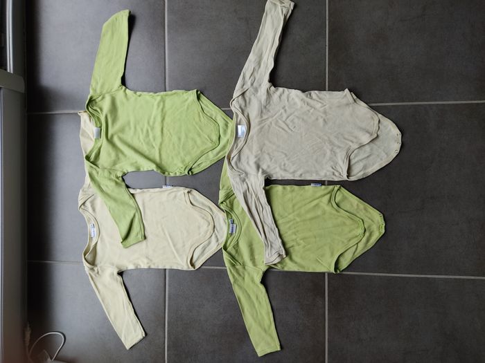 Lot de 4 bodys 12 mois Babywaltz