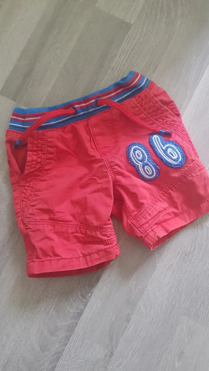 Short rouge 2 ans