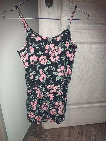 combishort noir à fleurs
