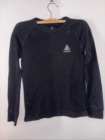 Sous pull Odlo idéal pour le ski taille 10 ans en très bon état.