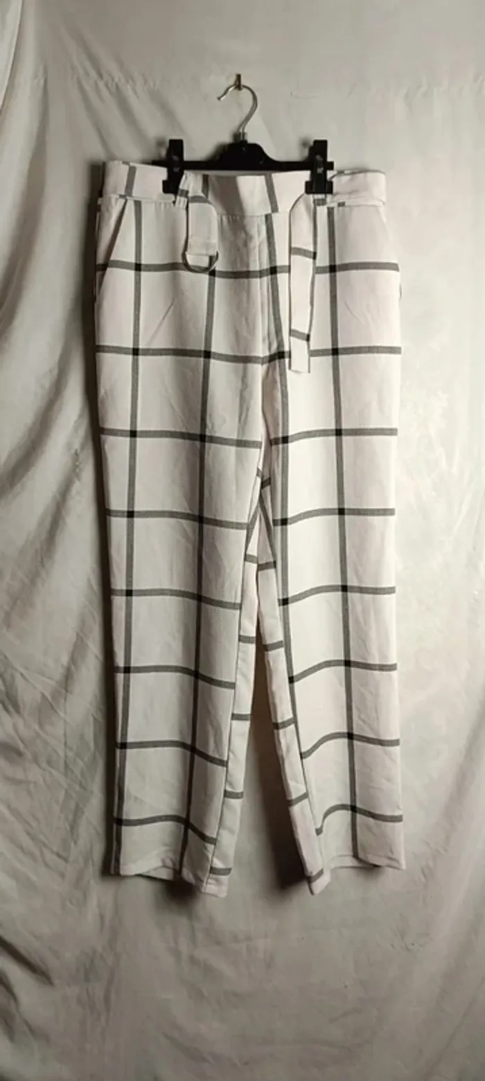 438- Pantalon , kiabi , Taille 42