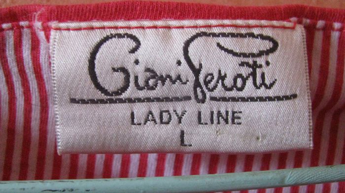 tee shirt rouge - photo numéro 4