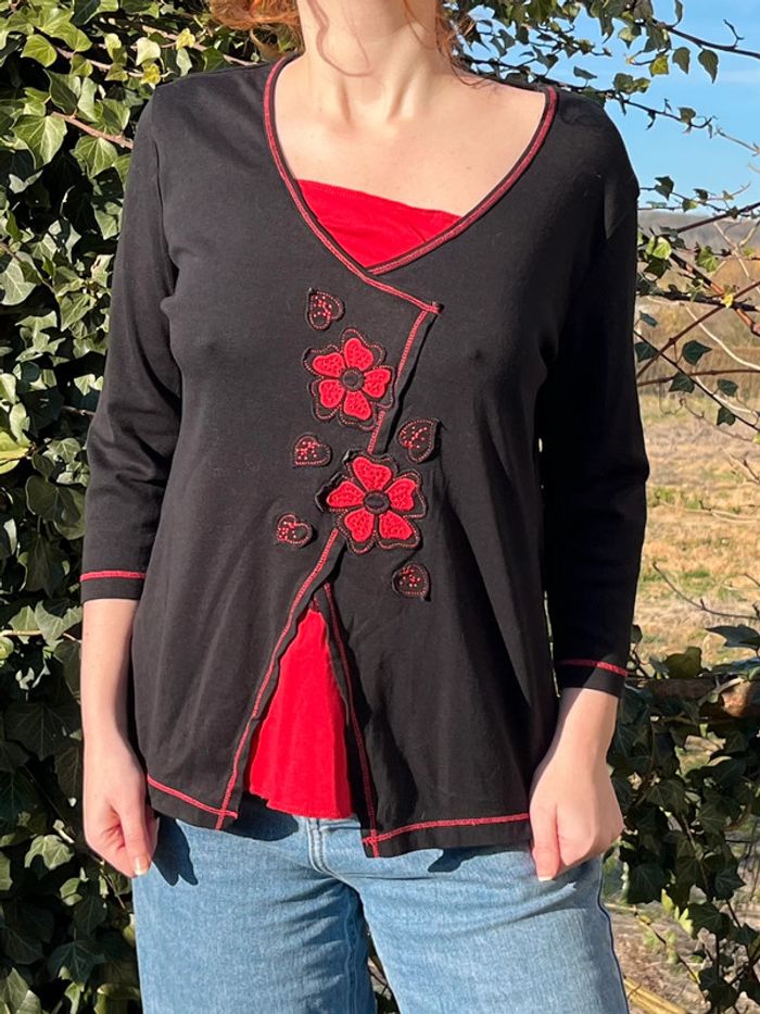 Haut manches 3/4 avec fleurs, 100% coton - rouge et noir - photo numéro 2