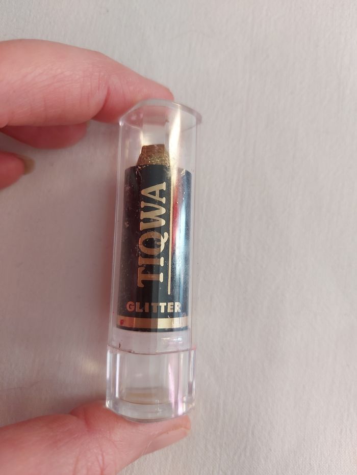 Rouge à lèvres à paillettes