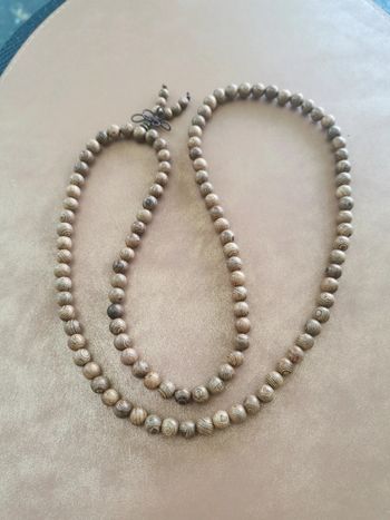 Collier de prière bouddhiste bois perle 8mm