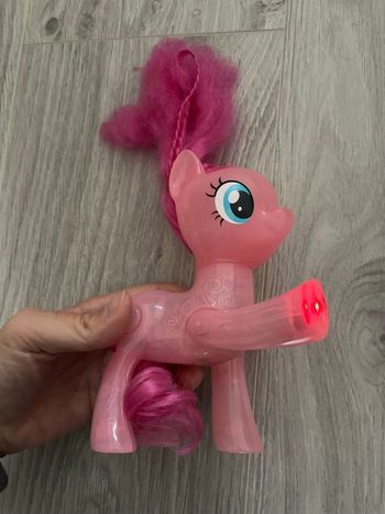 Poney qui s’illumine