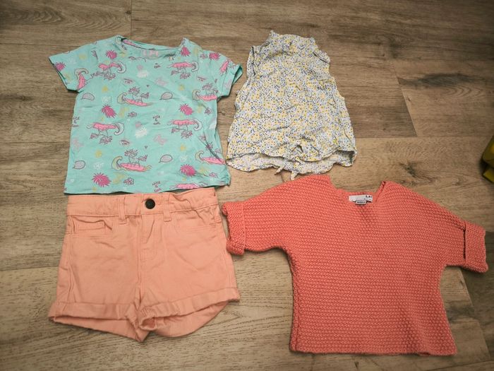Lot de vêtements la halle 4ans