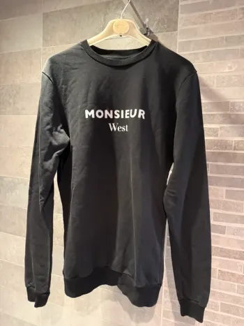 Sweat noir Sixth June
