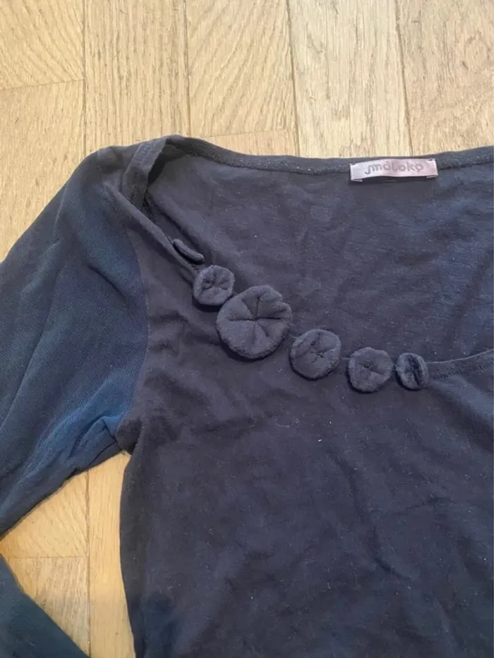 T-shirt manches 3/4 noir avec fleurs ton sur ton Moloko taille 38 - photo numéro 3