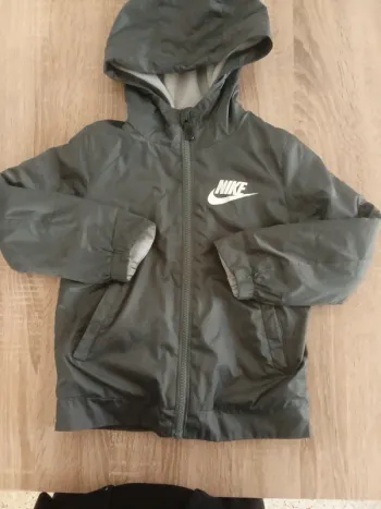 🌹petit manteau nike 4-5 ans 110cm