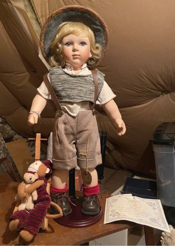 Poupée de collection en porcelaine Lucas de Rf kollektion