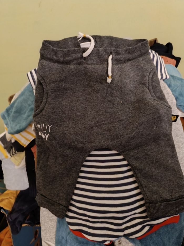 Lot vêtements - photo numéro 2