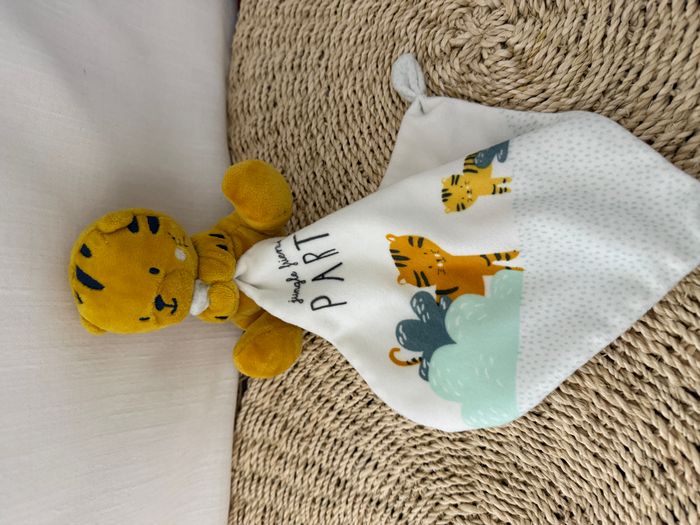 Doudou chat tigre orange mouchoir Jungle friends party SIMBA TOYS KIABI