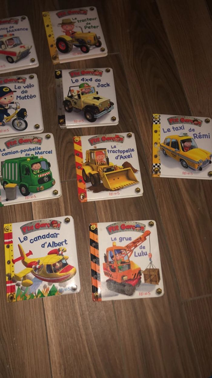 Lot de 13 livres véhicules p’tit garçon fleurus - photo numéro 3