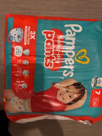 Couche Pampers taille 7 pants