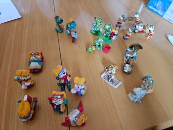 Lot de figurines Kinder