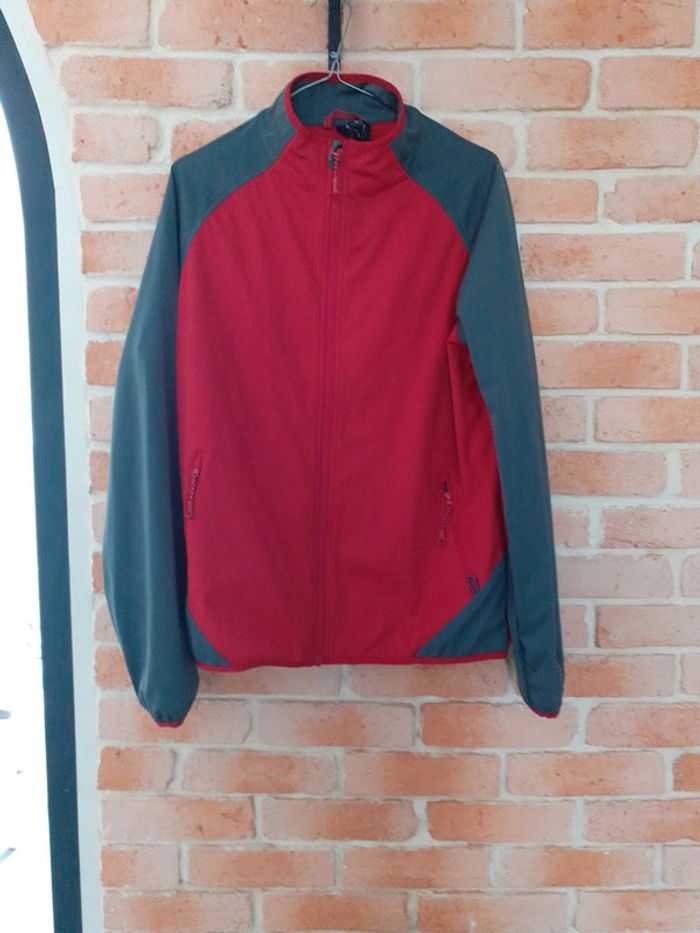 Veste de sport rouge et grise - T. M
