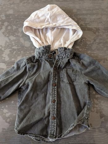 Chemise à capuche