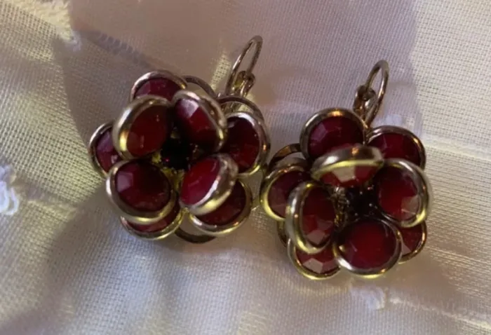 Parure fleur bordeaux & doré – Bague + Boucles d’oreilles - photo numéro 3