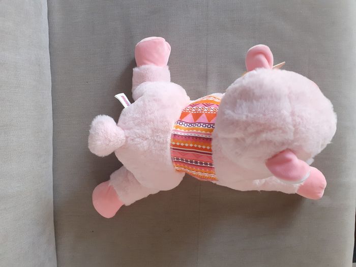 Peluche rose qui représente un animal - un lama - NEUF - photo numéro 2
