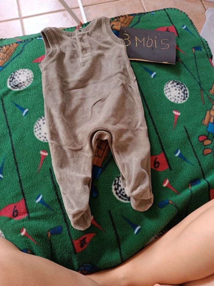 Ensemble garçon 3 MOIS - photo numéro 2