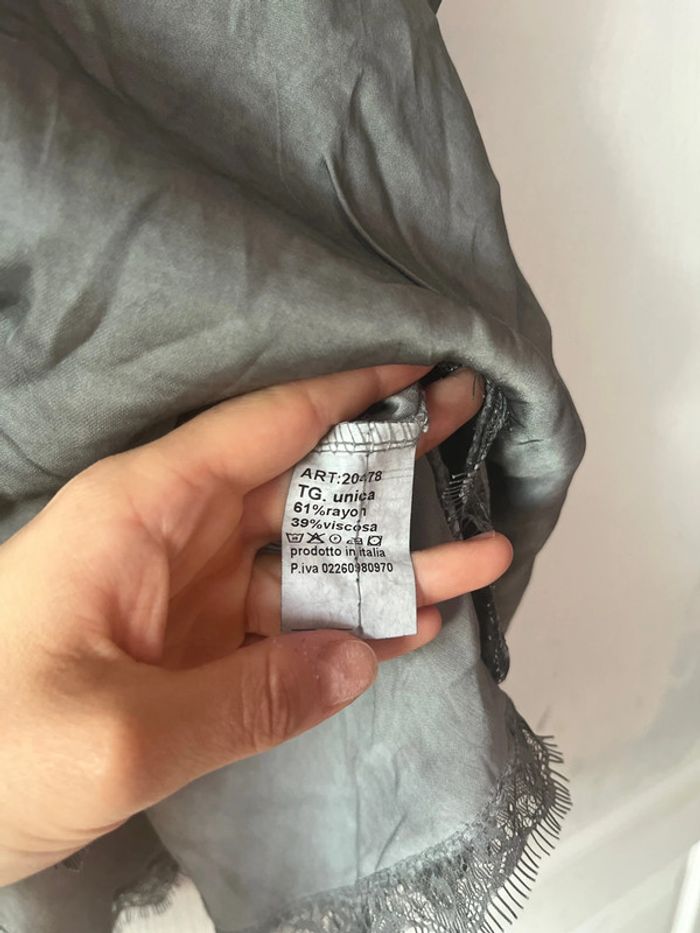 Débardeur gris à dentelle - photo numéro 4