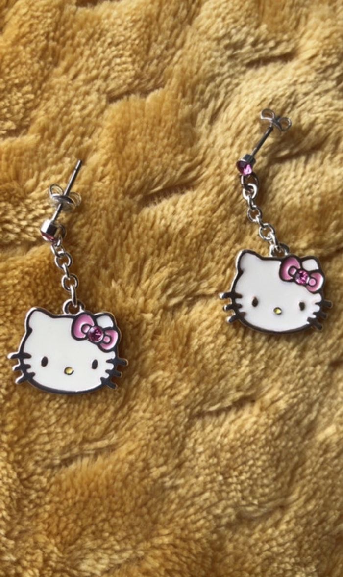 Boucles d’oreille hello kitty