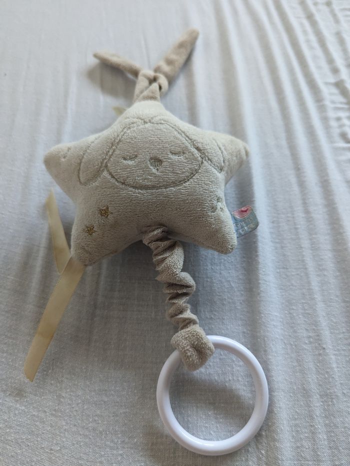 Robe sucre d'orge et une boîte a musique - photo numéro 5