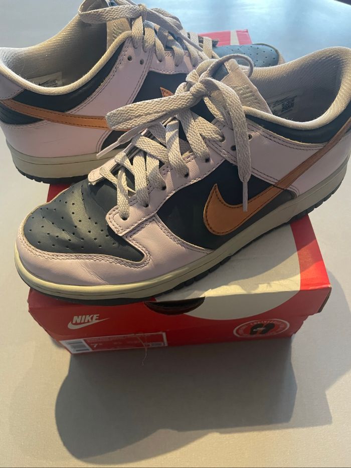 Nike Dunk mauve et grise - photo numéro 2