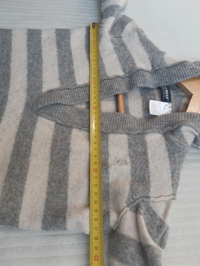 Pull rayé à capuche - photo numéro 7