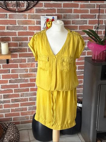 Robe Kiabi moutarde taille 42