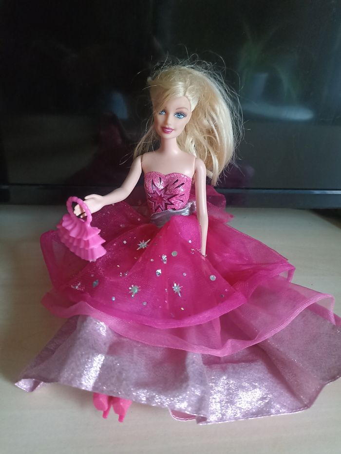 Barbie avec chaussures et sac à main - photo numéro 2