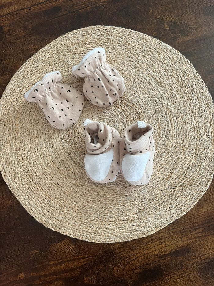 Chausson + gant bébé fille