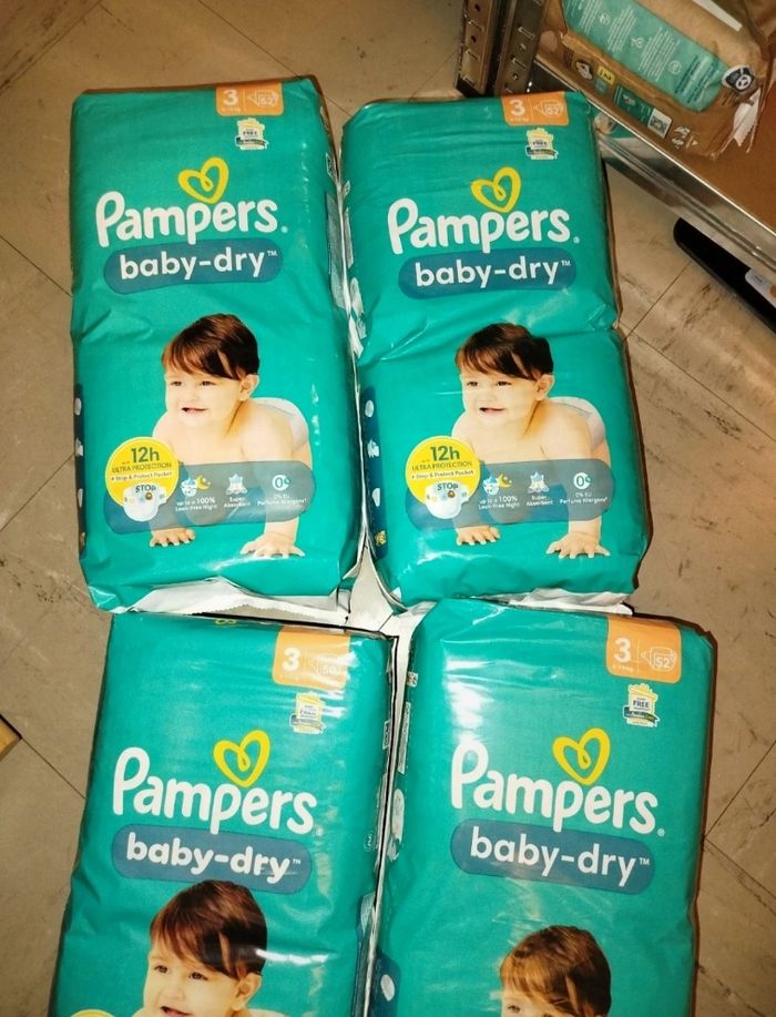 206 couches Pampers taille 3 Baby dry