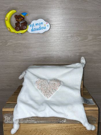 CAR12 doudou cœur 💓 Carrefour