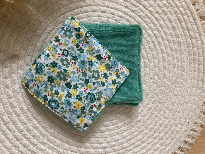 Lot de 5 lingettes démaquillantes avec pochette. - photo numéro 3